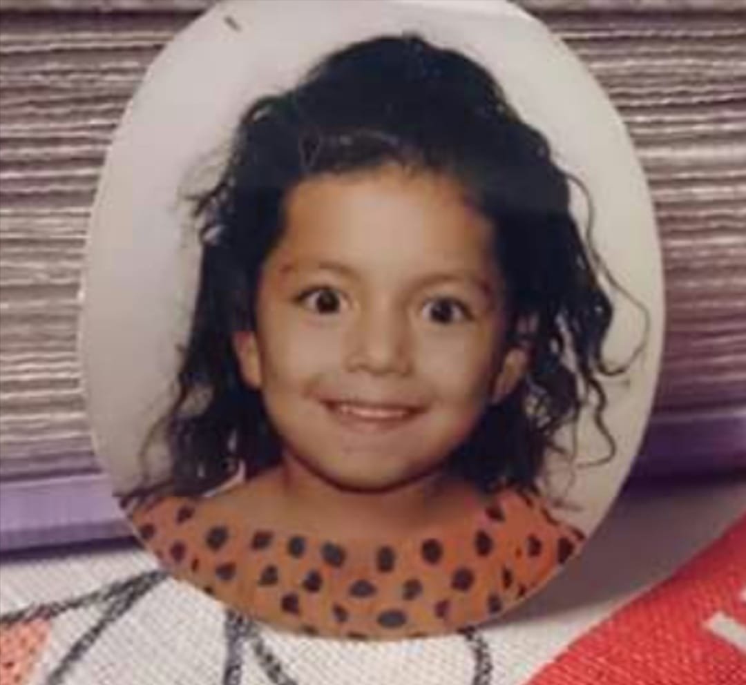 CarlosEn917Mix's tweet photo. En esta semana festejaremos el #DíaDelNiño así que los invito a compartir su foto de niños o usando el filtro para compartir con #EsDeChavoRock
Como ya lo hace: #JessicaCruz #NachoPm #ErikaTepox #KarlaVilchis https://t.co/sff7wLEuFc