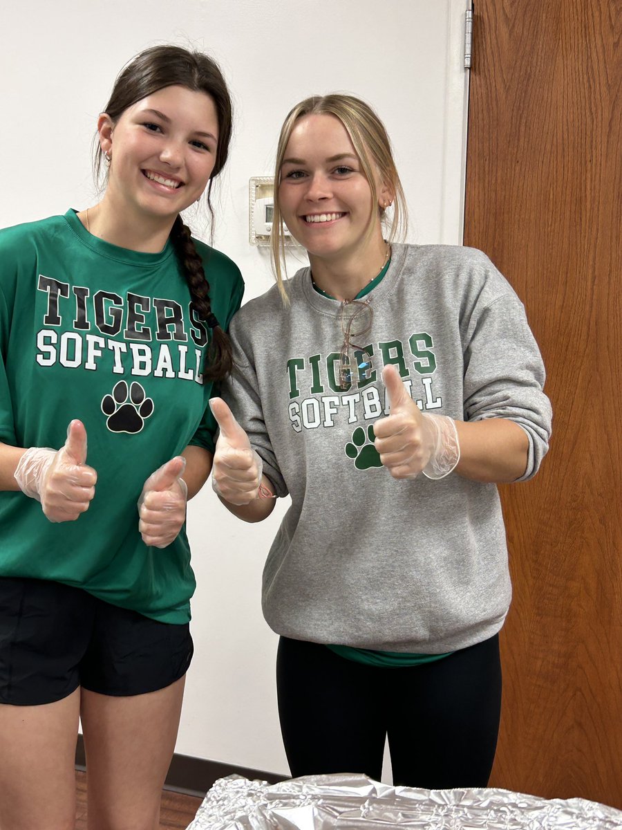 YTiger Softball Class of 2023 💚🤍💚🤍💚🤍up next Lizzy Willis <a href="/lizzy_willis/">Lizzy Willis</a>  FAVORITE in GAME memory: "Tackling <a href="/AvaAul1/">Ava Aul</a> in the outfield after she made a diving catch for a ball against New Pal" 
<a href="/YHSAthletics/">Yorktown Athletics</a>
