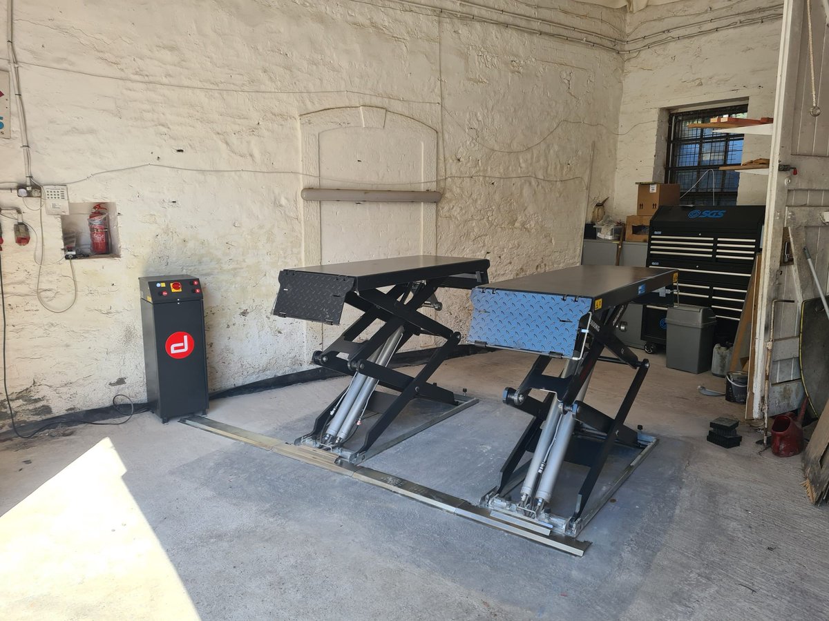 Garafitservices's tweet photo. Working along side @HickleysLtd  to fit a DAMA DM36PRO 3600KG Scissor Lift in Bristol!
Installed by our GEA Certificated Engineers.
Another Happy Customer!

#installation #install #bristol #happycustomer  #DAMA #scissorlift #vehiclelift #GEA #DM36PRO #engineers #garageequipment https://t.co/IXe1KYgBNE