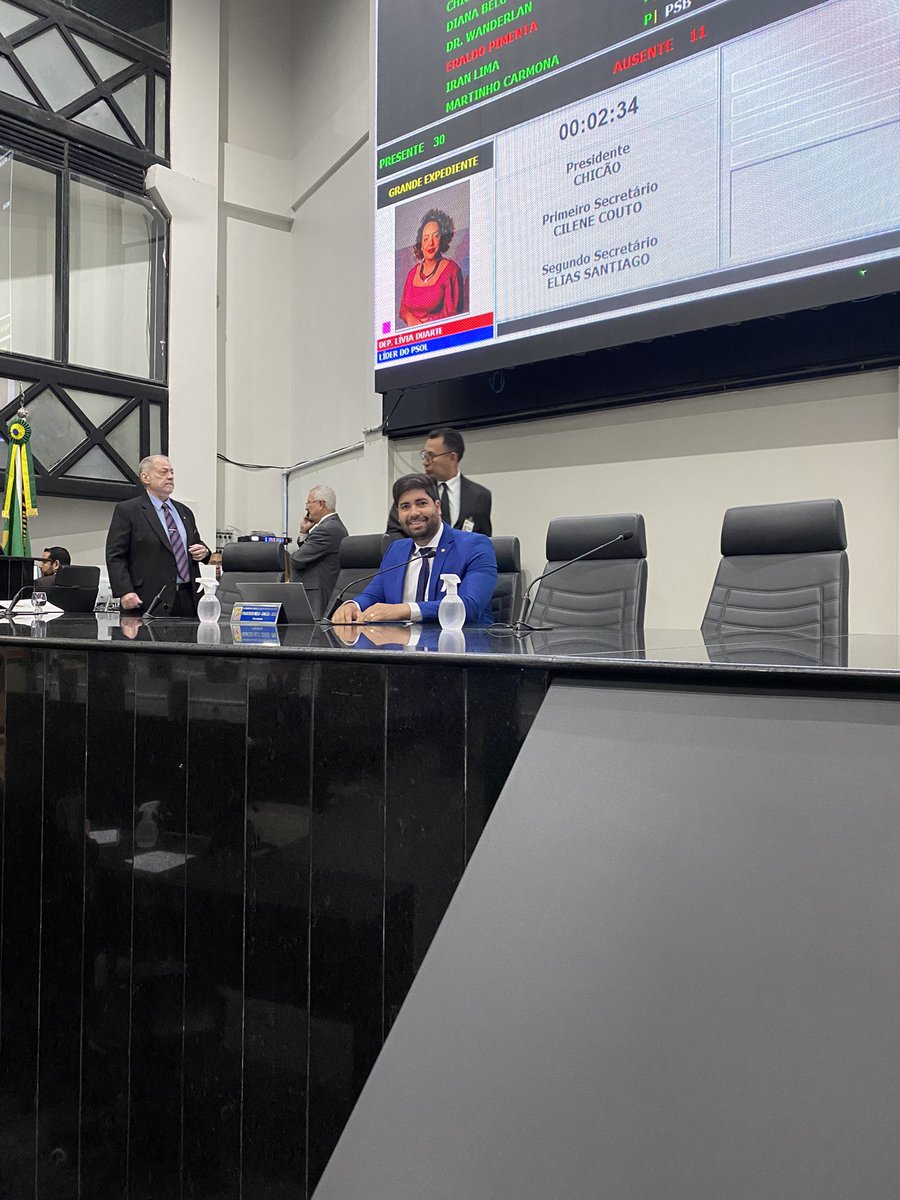 d_adrianocoelho's tweet photo. Hoje estamos presidindo a sessão ordinária da Assembleia Legislativa e debatendo pautas importantes do Poder Executivo e Legislativo. https://t.co/dqygzQGDTi