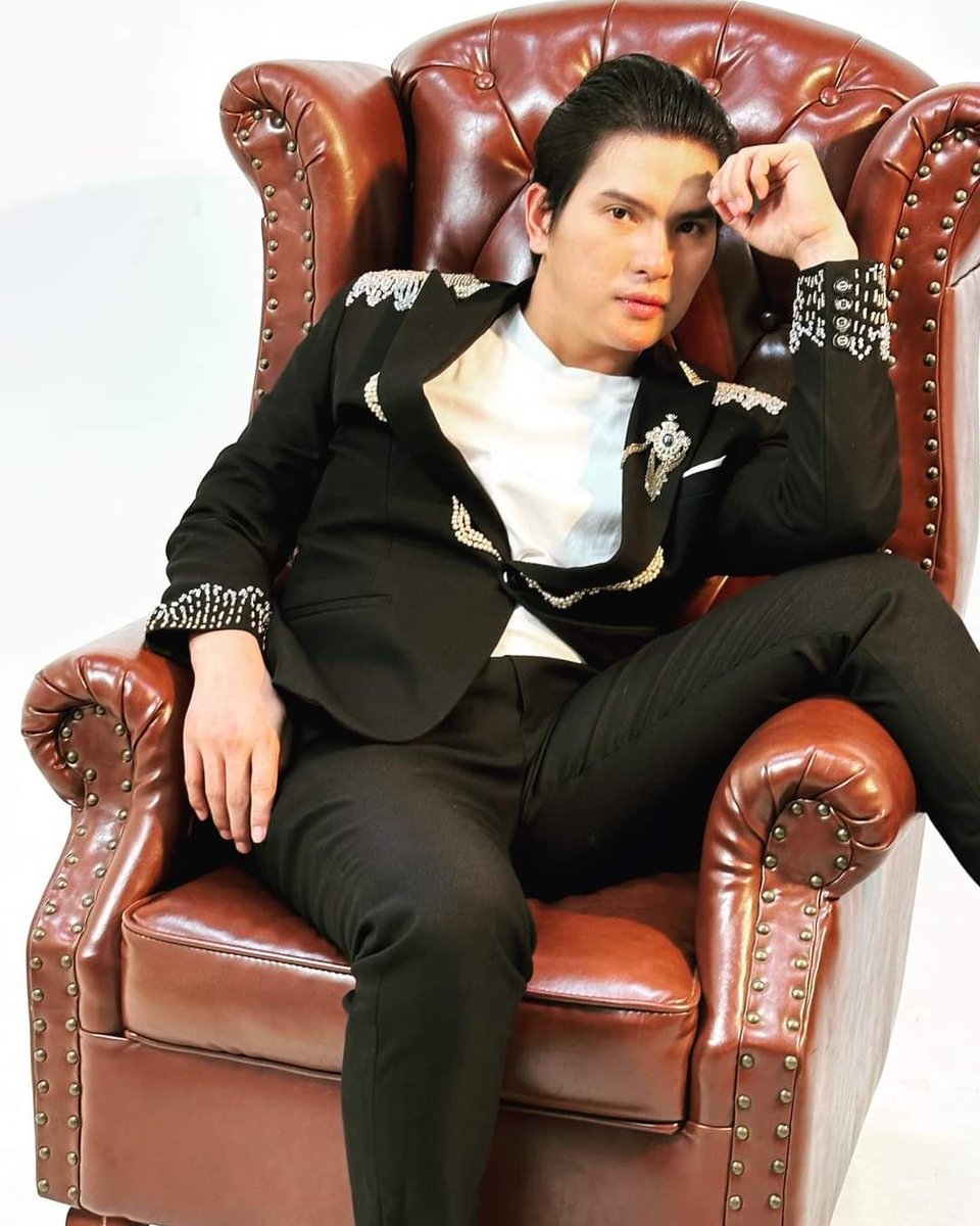 I act as everything's fine, but underneath it all I'm screaming.

MYGZMOLINO IN BAGUIO

#Awardee_MygzMolinoYt