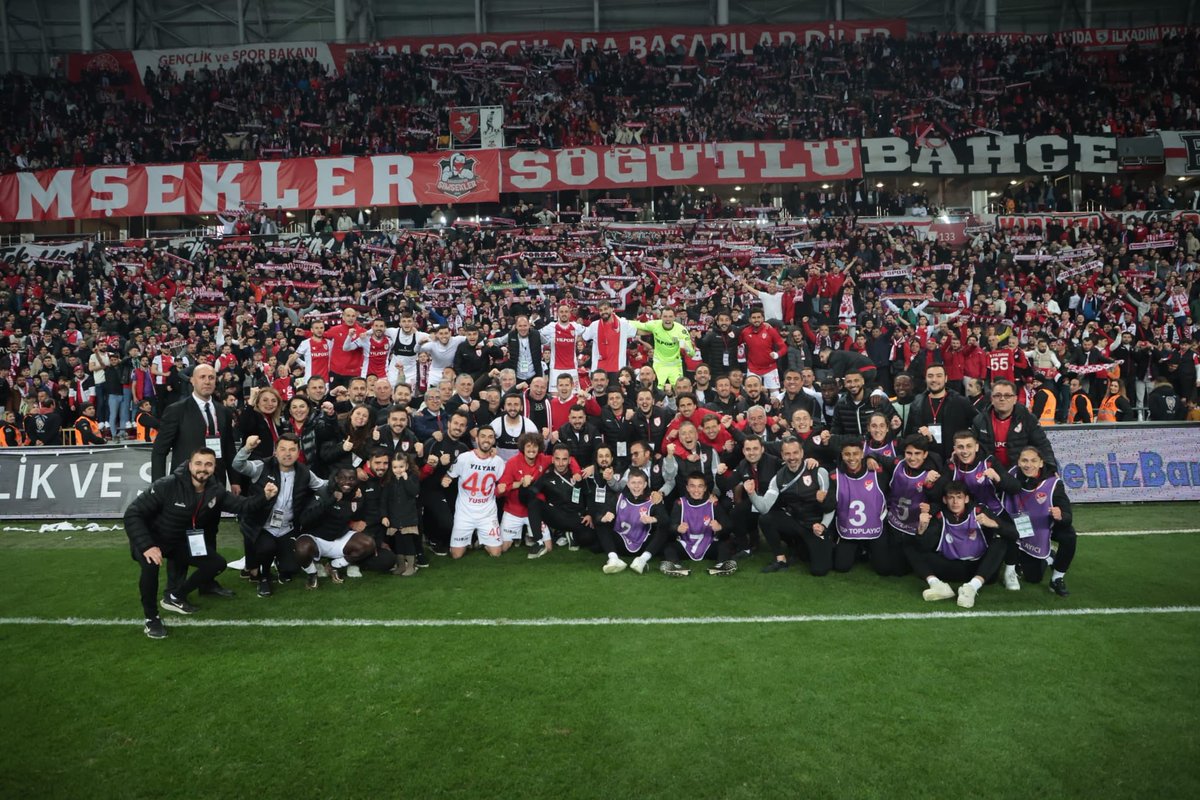 AltLiglerTR's tweet photo. Samsunspor, 18.507 seyirci ortalaması ile bu sezon Türkiye’de en yüksek seyirci ortalamasına sahip 5.takım oldu. https://t.co/0K7MYCPKT8