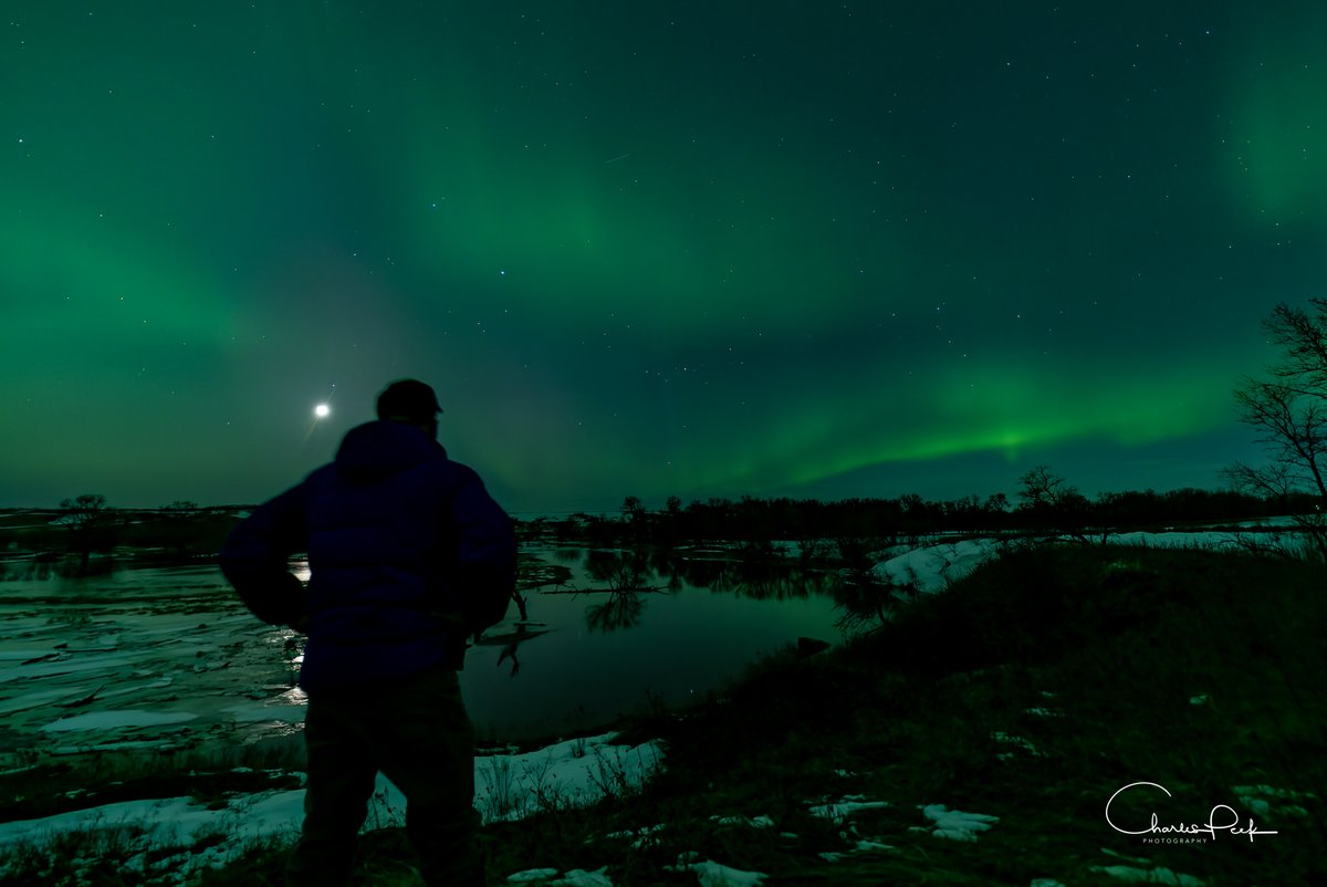 CharlesPeekWX's tweet image. Some more #aurora pics from Sunday night in ND. Did I mention I shot 1000's? I still can't get over it and have run out of adjectives to try to describe it. @weatherchannel #GetIntoTheOutThere #AuroraBorealis #NorthernLights @TamithaSkov