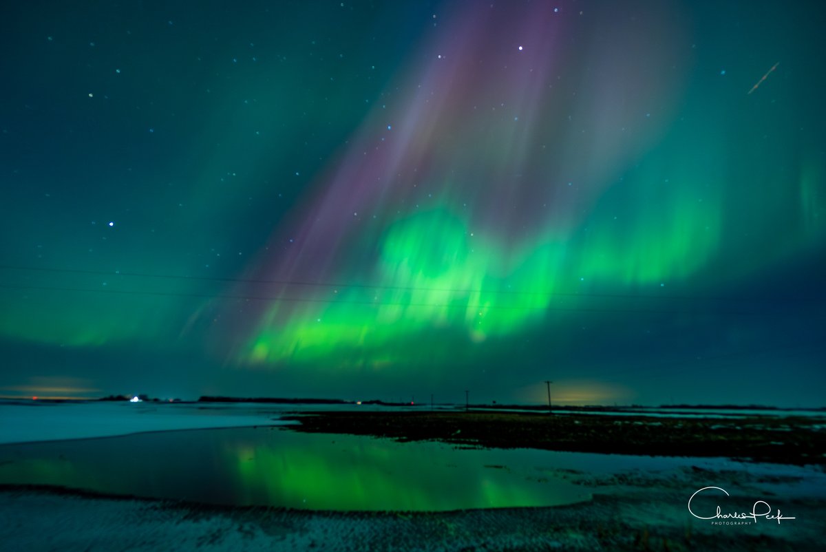 CharlesPeekWX's tweet image. Some more #aurora pics from Sunday night in ND. Did I mention I shot 1000's? I still can't get over it and have run out of adjectives to try to describe it. @weatherchannel #GetIntoTheOutThere #AuroraBorealis #NorthernLights @TamithaSkov