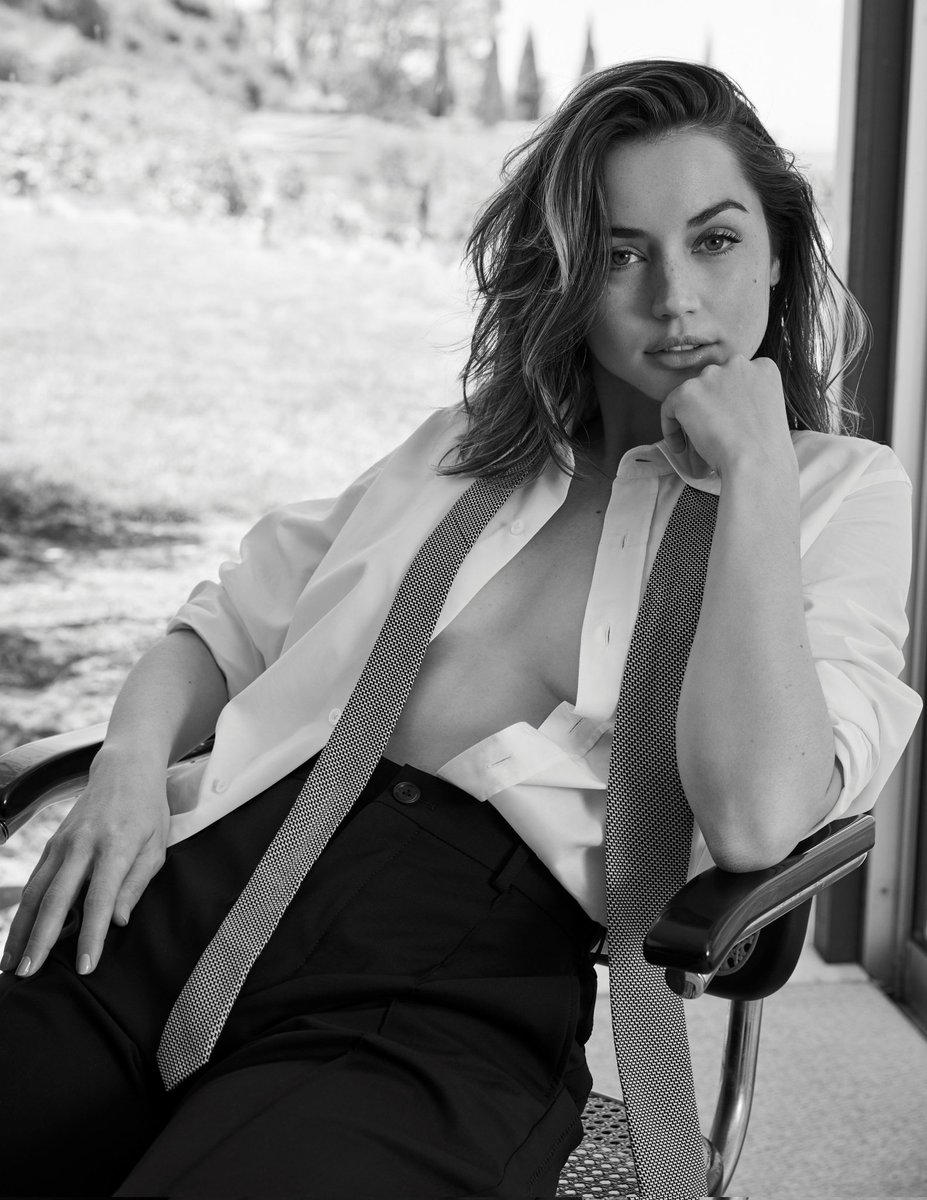 TheCinesthetic's tweet photo. Ana De Armas for Madame Figaro, 2022 https://t.co/ElM92QNGrV