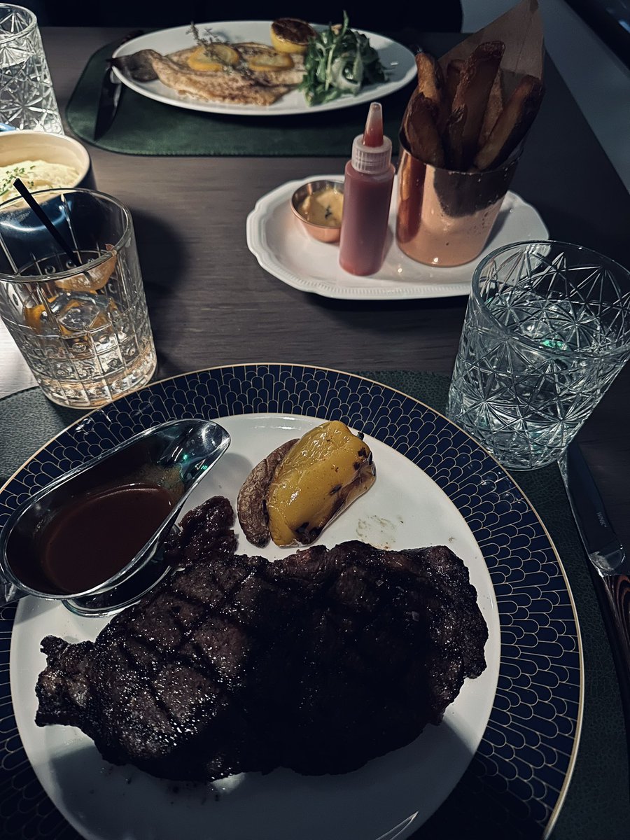 Im_MoodyDuff's tweet photo. Dined 561 feet in the sky last night at the highly anticipated new Dallas restaurant #CrownBlock. https://t.co/WoAZqGDiCj