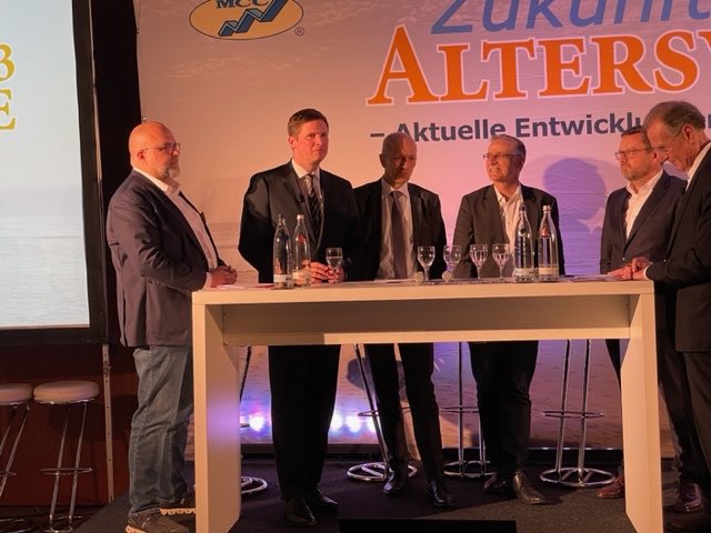 Spannende Diskussion heute zur Bedeutung der kapitalgedeckten Altersvorsorge bei ⁦<a href="/MCCSeminare/">MCC - Seminare</a>⁩ Zukunftsmarkt #Altersvorsorge 2023, u.a. mit ⁦<a href="/florian_toncar/">Florian Toncar</a>⁩ ⁦<a href="/BMF_Bund/">Bundesministerium der Finanzen</a>⁩. ⁦<a href="/gdv_de/">GDV</a>⁩