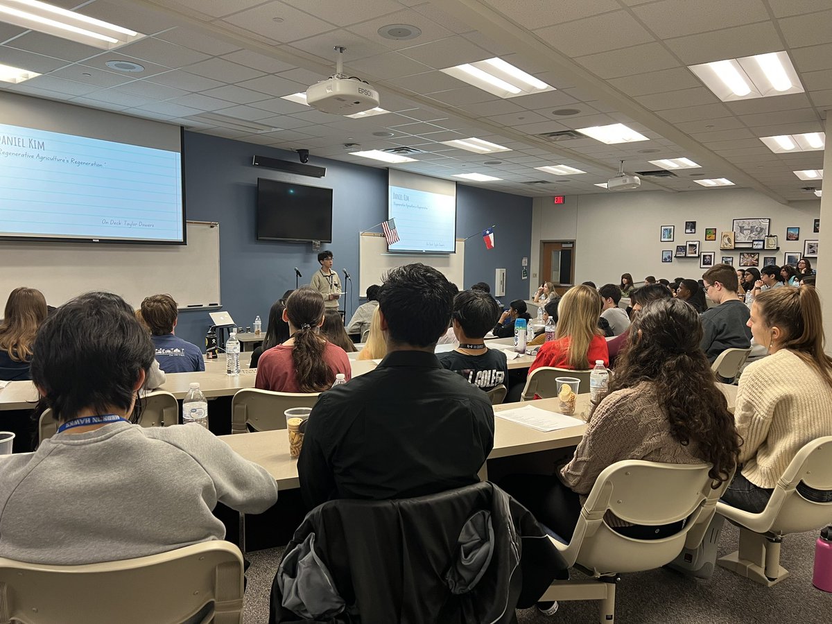 loridrapp's tweet photo. Wow!  Getting to listen in on the Spoken Word Poetry with English classes @hebron9th Great Job!  @LewisvilleISD #RappontheRoad https://t.co/oEHP50XzKC