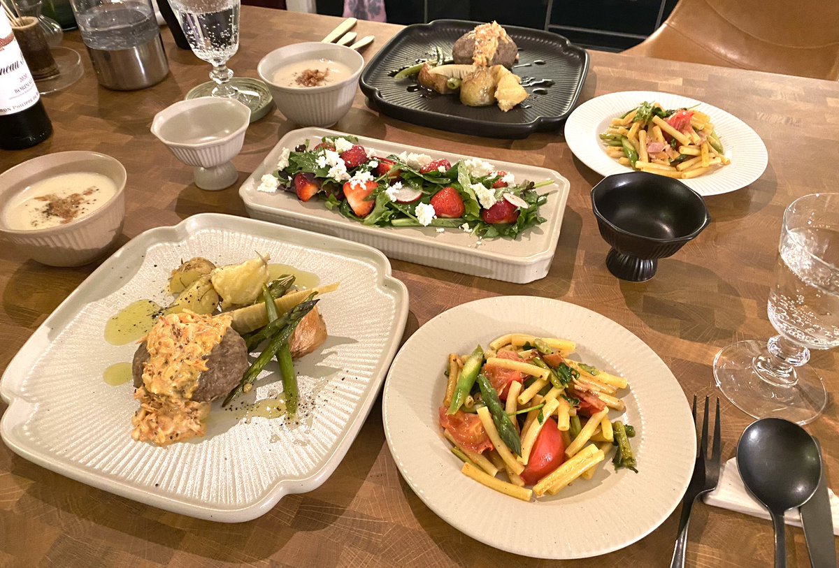 spice_chaimai's tweet photo. 春野菜をテーマにお料理会をしました🧑‍🍳
新玉ねぎのポタージュはまりそう♡ https://t.co/9l4HgaqE3t