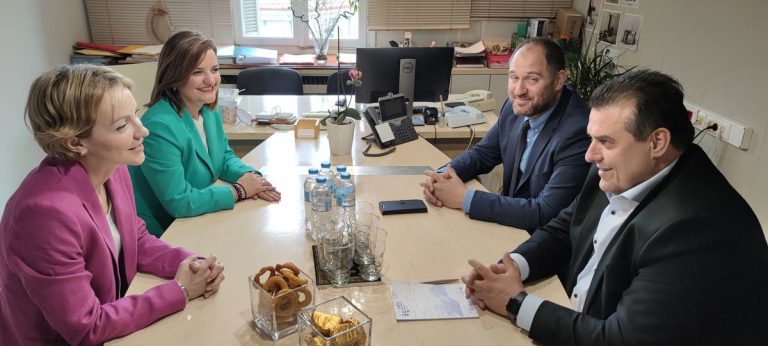 Συνεργασία του Αντιδημάρχου Έργων με τη Γ.Γ. Ενέργειας
ioannina.gr/%cf%83%cf%85%c…