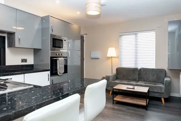 staylets1's tweet photo. Experience the freedom of #selfcontainedliving with our #servicedapartments!
With a fully #equippedkitchen area and ample space to relax, our units also offer designated #workareas and the flexibility to come and go as you please 🧡
https://t.co/WwydHfvYXT
#StayLets https://t.co/SF9RAmwvj3