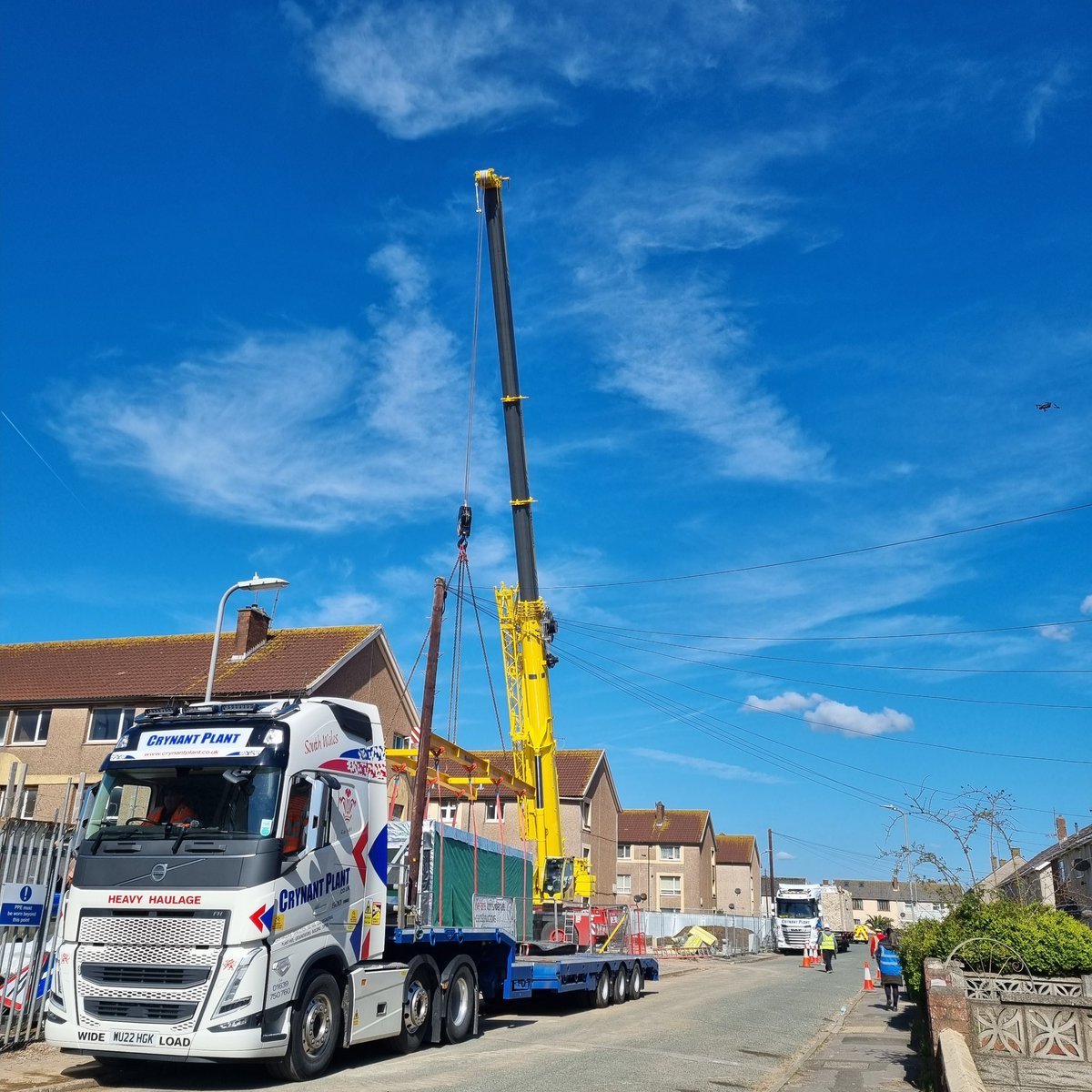 AerialJw's tweet photo. on site documenting the installation of @SoModular pods. What a lovely day for it here in Aberavon. 

#modular #pods #homes #newbuild #construction #environmentallyfriendly https://t.co/WORluJy0Sx