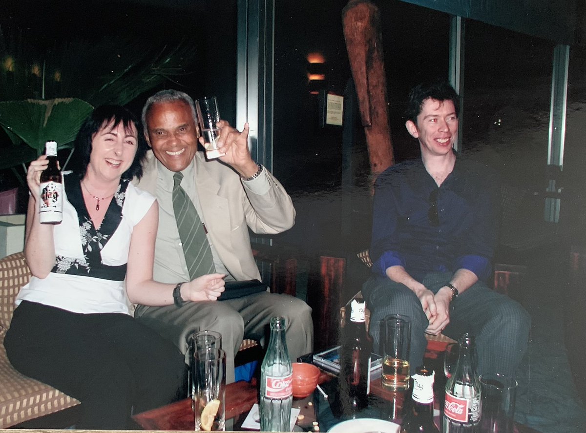 EFDevlin's tweet photo. I had the honour of having a drink (or 2) with #harrybelafonte once, I asked for an autograph for my parents and here’s what he wrote! What a gent! Remember this @johnkellytweets https://t.co/8J80PQbMIz