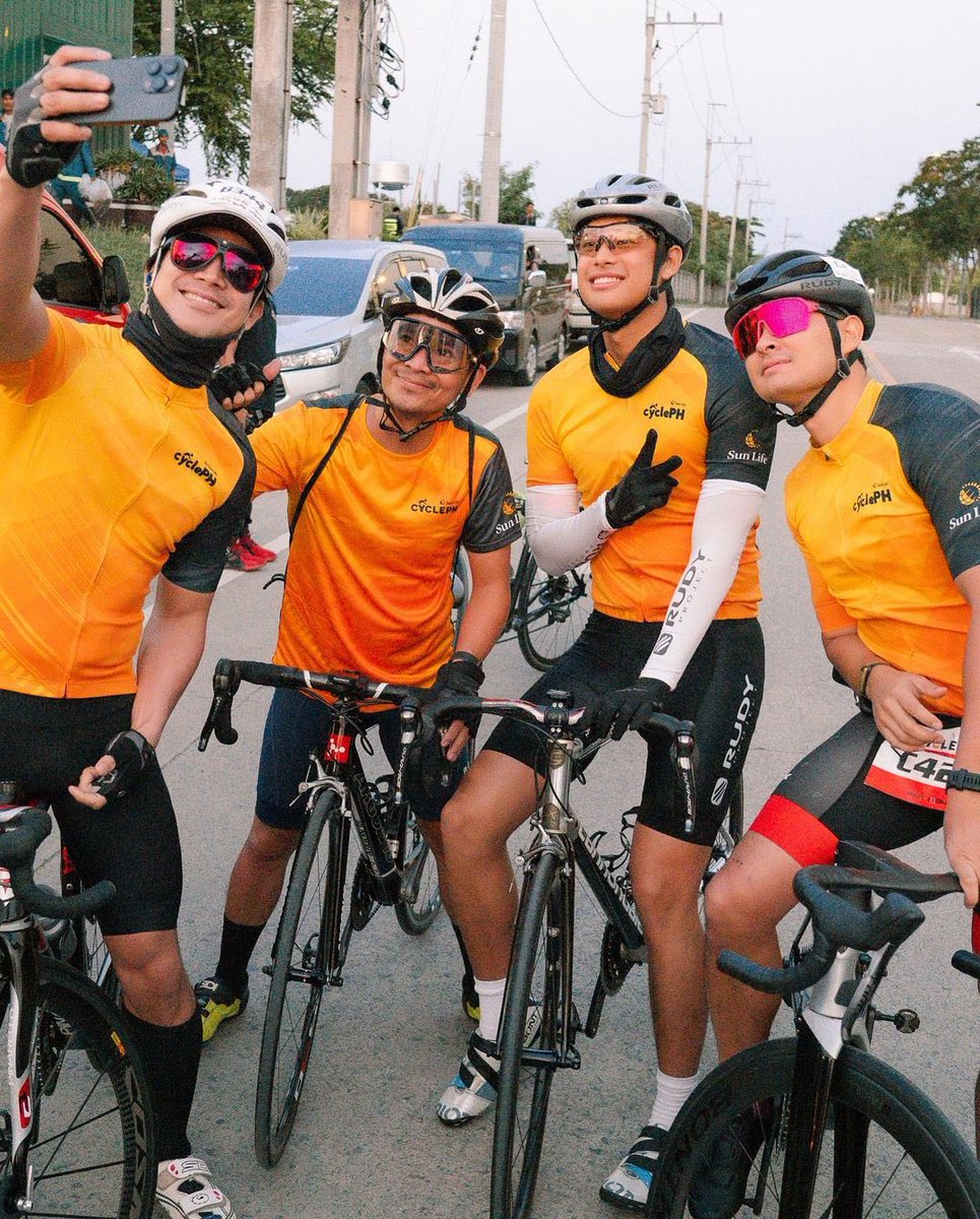 DONATORSPH's tweet photo. More photos of Donny frome Sun Life’s Bike Camp! 💛

📸 piolopascual_ph’s Instagram Post
🔗 https://t.co/Ah2FMRw9dp

#SunCyclePH | #DonnyPangilinan | @SunLifePH | @donnypangilinan https://t.co/ZAqvWkDkei