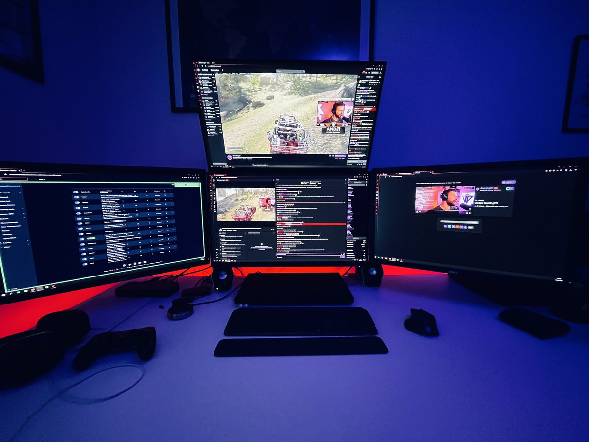 Johnny_803's tweet photo. @dieserkingphill Setup Bewertung leider zum falschen Zeitpunkt Sadge Bin noch mitten im Aufbau aufgrund Umzug, daher hier die alten Bilder —> https://t.co/nGo5JhtTcW