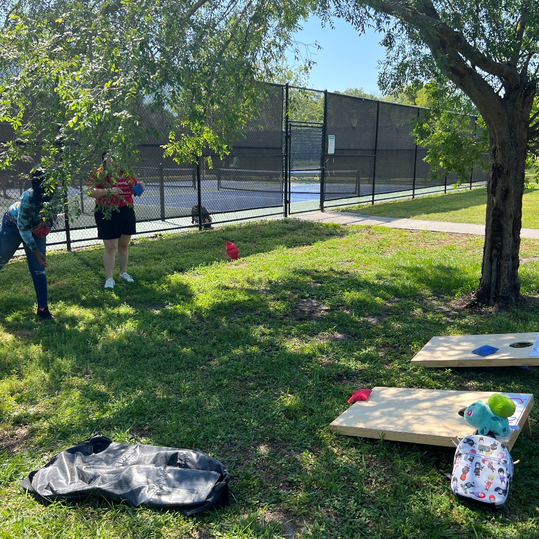 girlsincjax's tweet photo. Our Mentor Program Picnic was such a great time! Thanks so much to the mentor-mentee duos who joined us on Saturday! We had food, games, music and FUN!  We can't wait to do more of these mentoring events in the future! 
#girlsincjax #girlsinc #mentorprogram #picnic https://t.co/9iU5JTftWP