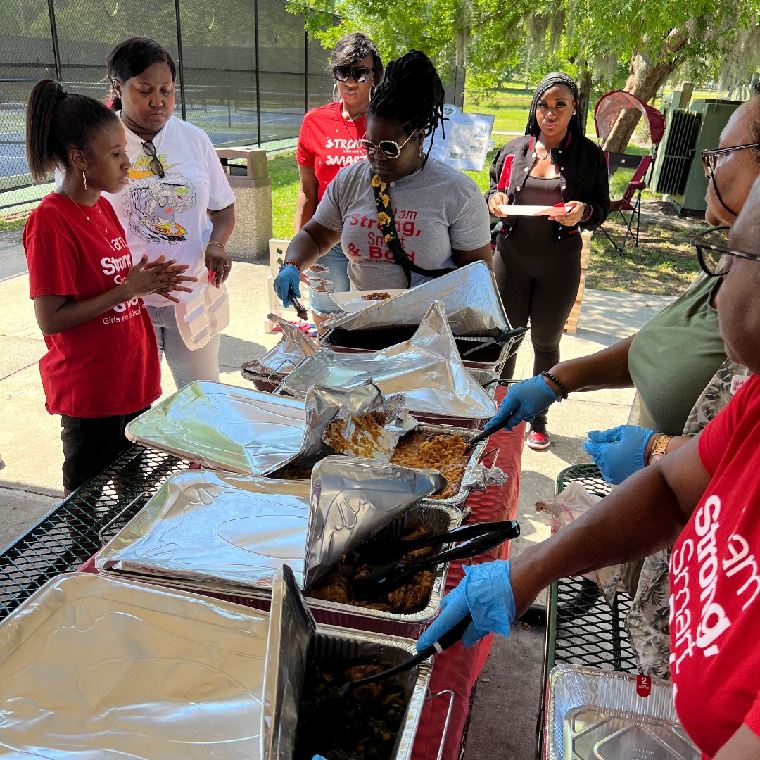 girlsincjax's tweet photo. Our Mentor Program Picnic was such a great time! Thanks so much to the mentor-mentee duos who joined us on Saturday! We had food, games, music and FUN!  We can't wait to do more of these mentoring events in the future! 
#girlsincjax #girlsinc #mentorprogram #picnic https://t.co/9iU5JTftWP