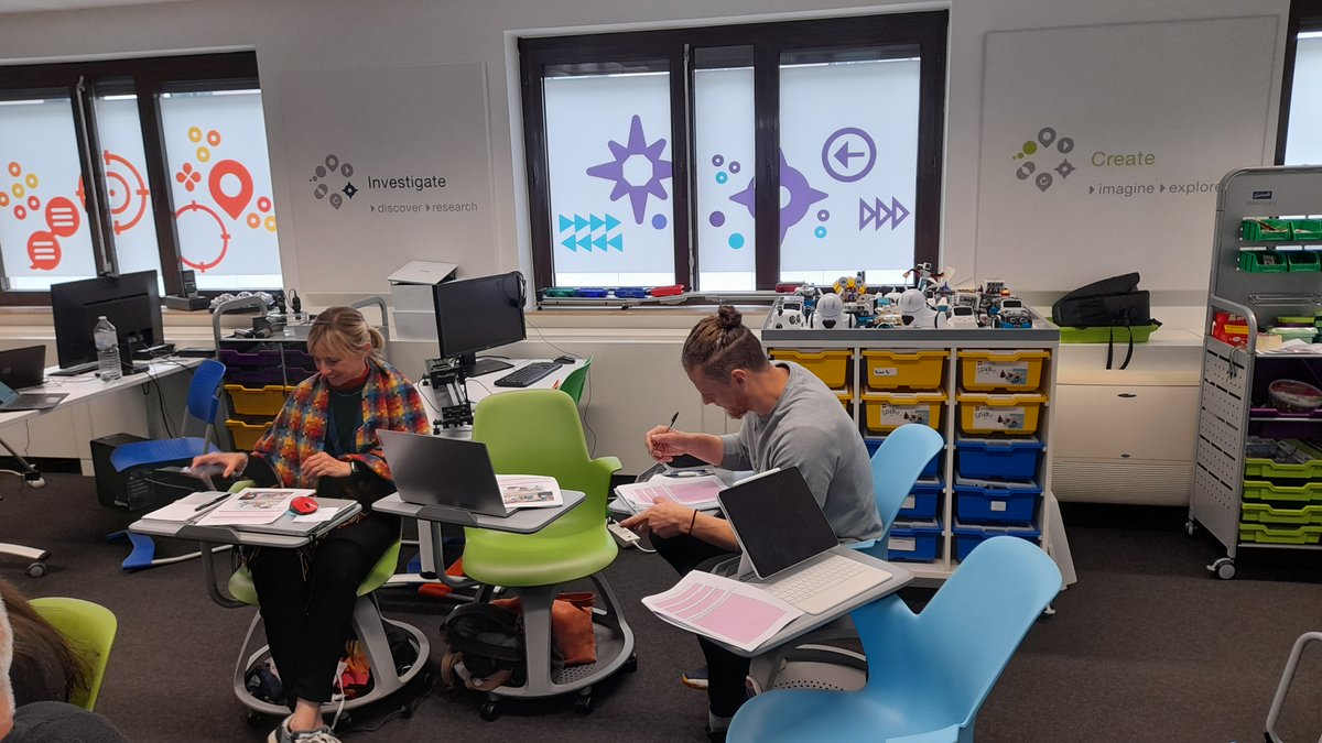 📋We wrap up Day 2 of our #STEM course🧬with an exercise on how AR &amp; VR tools can help #STEM teachers bridge the gap between theory and practice &amp; bring more abstract concepts closer to students 💡 Stay tuned for Day 3!
ℹ️ bit.ly/FCL_Courses