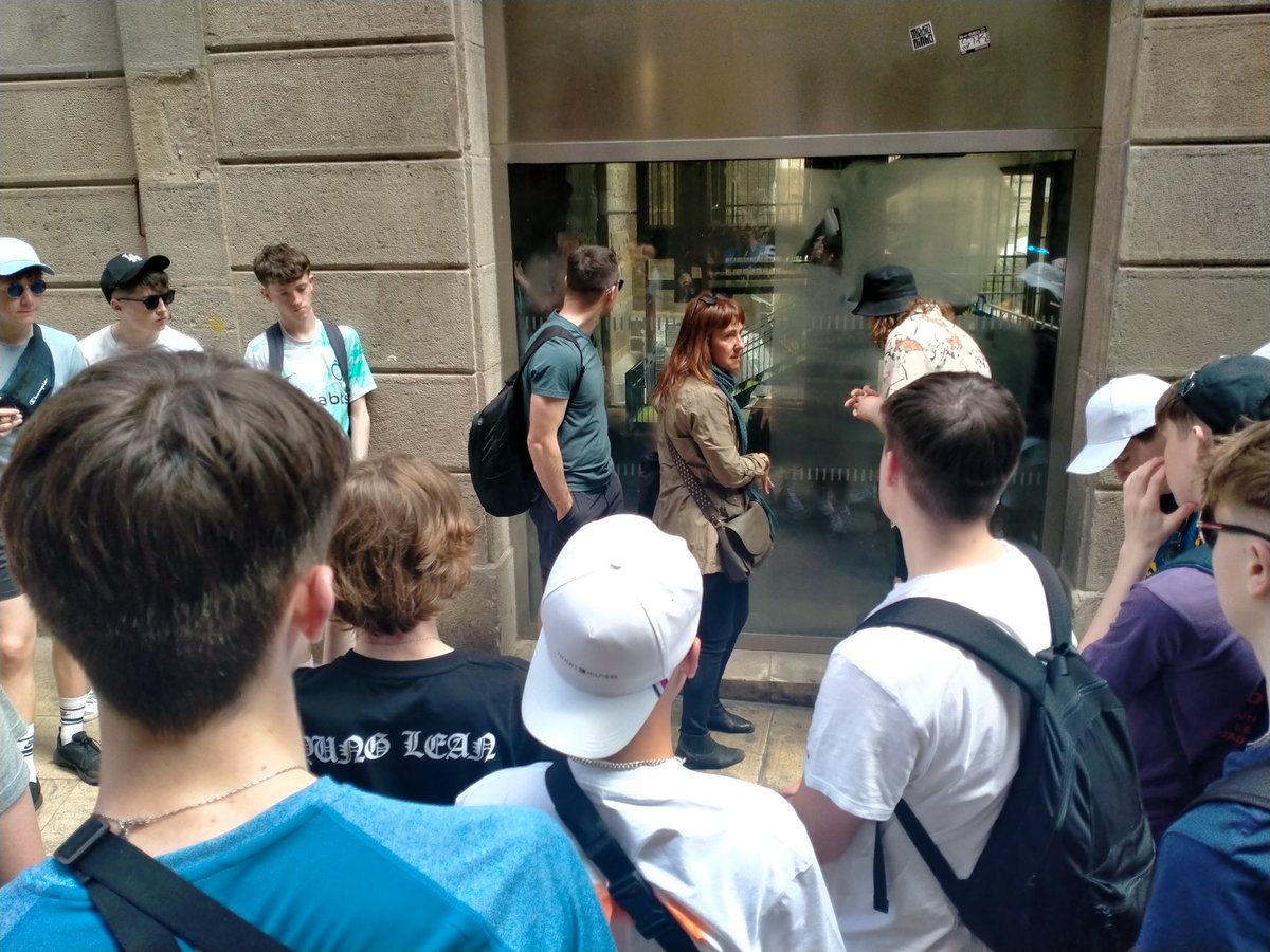 cbsroscommon's tweet photo. Having a fabulous time in Barcelona on our TY trip. We spent the afternoon exploring the city, learning history, sampling the local cuisine and basking in the glorious sunshine! 

#barcelona #Espana #TY23 https://t.co/4xEZybTzV3