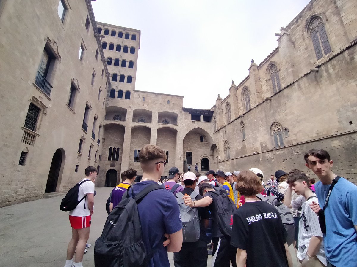 cbsroscommon's tweet photo. Having a fabulous time in Barcelona on our TY trip. We spent the afternoon exploring the city, learning history, sampling the local cuisine and basking in the glorious sunshine! 

#barcelona #Espana #TY23 https://t.co/4xEZybTzV3
