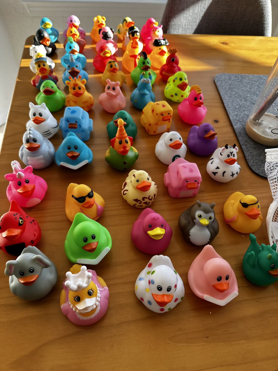 Bean_Counter_BC's tweet photo. @MelissaMc1979 Just received my army this morning and they’re ready to go #duckduckjeep https://t.co/oNN2KVWBn8
