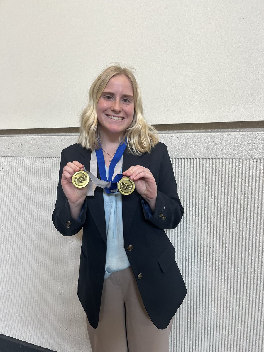 FairmontMktg's tweet photo. Congrats Issy Byrd—-DECA International Competition Top Role Play Performance AND Finalist 
🔷Business Services Marketing🔷 
#NoMatterWhat
#GetTheEdge
#FairmontDECA https://t.co/nM6LsXIex4