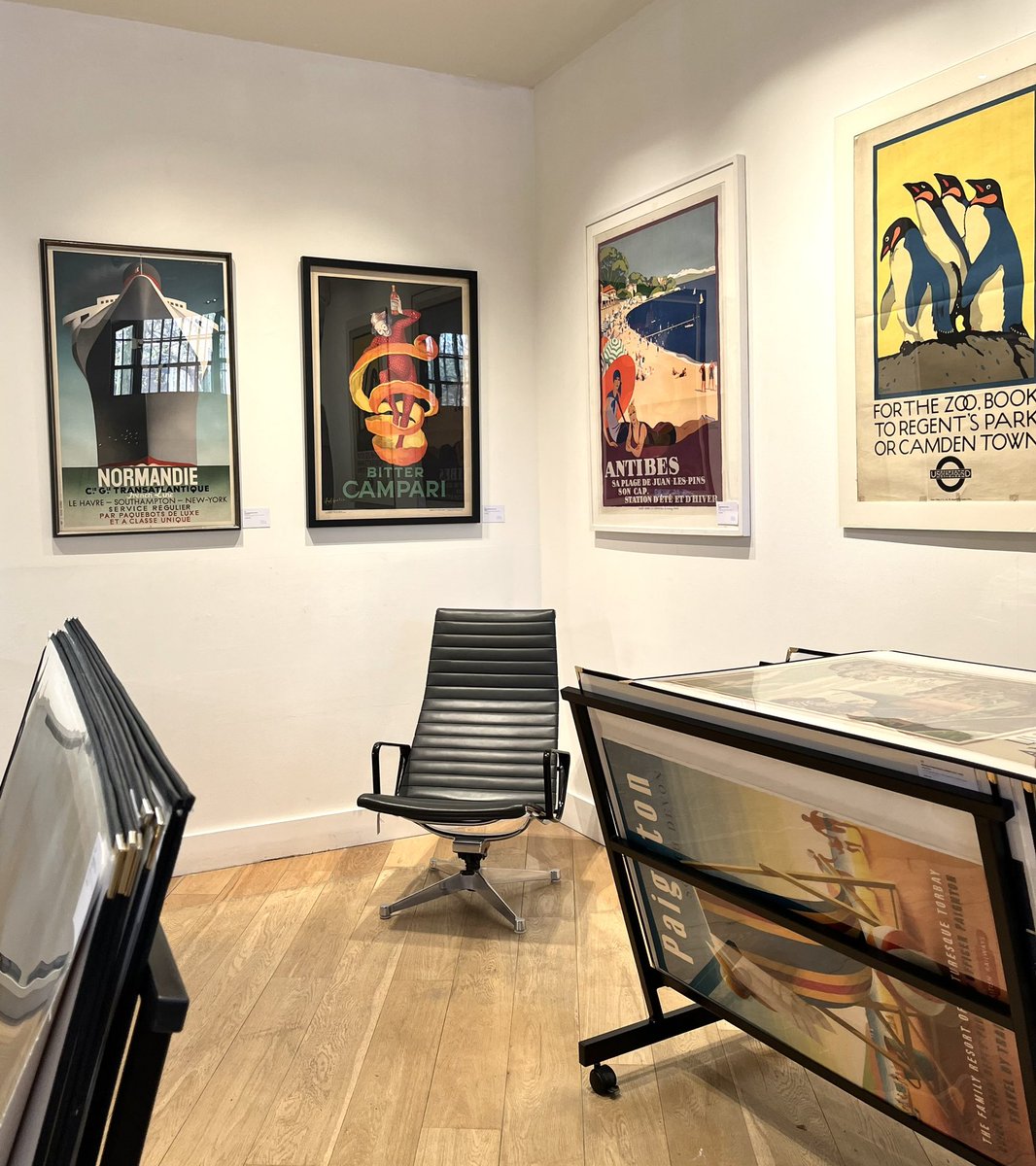 LyonandTurnbull's tweet photo. Viewing has opened @mallgalleries in #London! Stop by to enjoy the superb selection of works on view from this week’s auctions including Travel &amp; #VintagePosters, #Lalique, #AvantGarde : Art 1890 to Now and #MODERNMADE. Full viewing info: https://t.co/YzhfjCwDDI https://t.co/deXfvq7daG