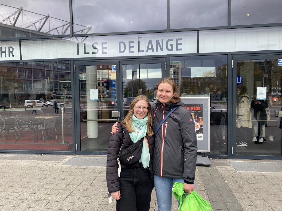 henrike_kn's tweet photo. had the best time with these wonderful people yesterday❤️ and thank you so much for your time @IlseDeLange <3 https://t.co/KKKtrw6tmS