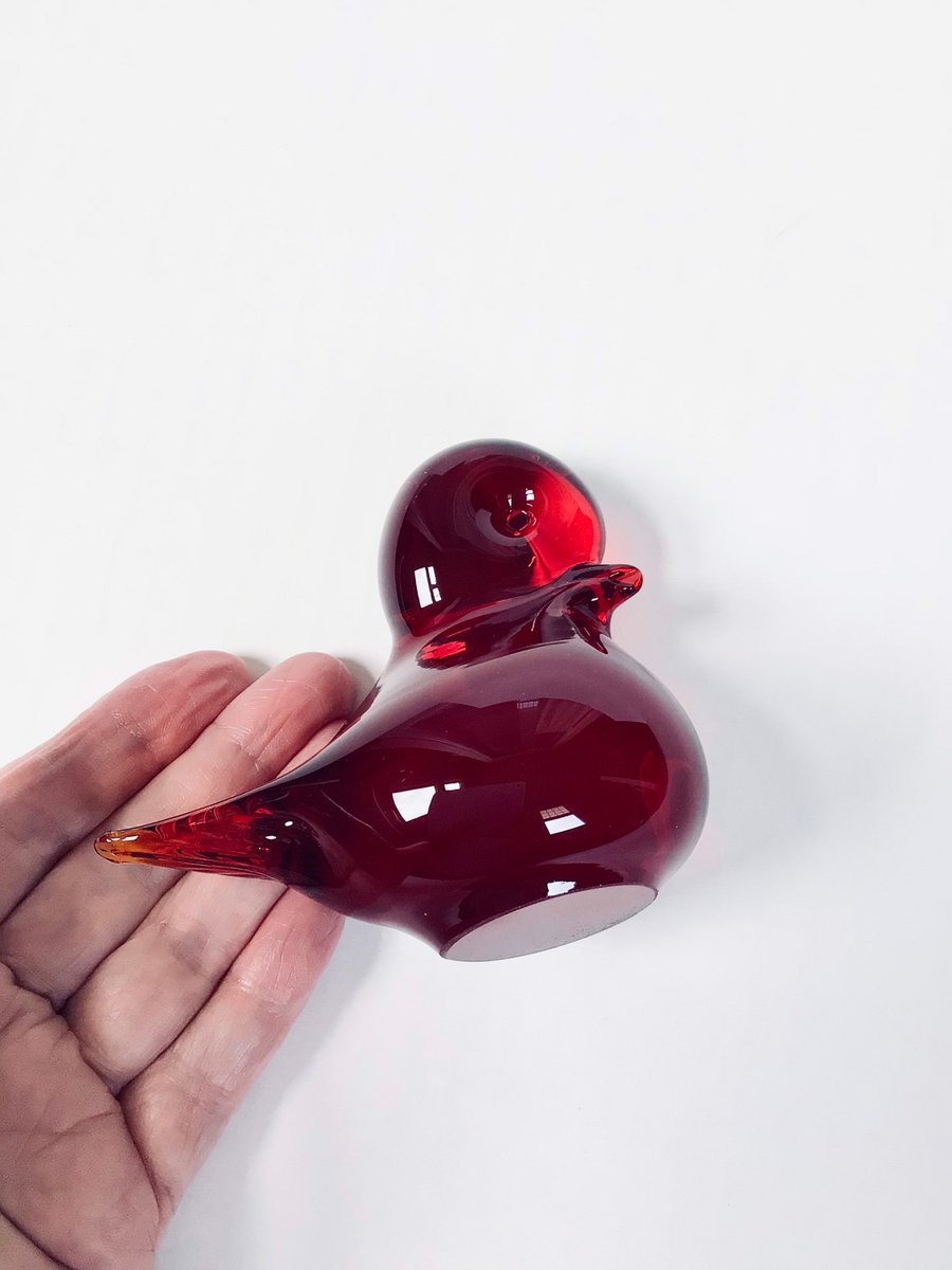 jarmgirl's tweet image. Konst Sweden Red Glass Bird Vintage Scandinavian Art Glass Crystal Paperweight Swedish Style Pippi Birdie etsy.me/3Aq45oX #red #rubyredbird #redglassbird #redcrystalbird #vintageglassbird #scandinavianglass #swedishglass #pippiartglass #birdpaperweight