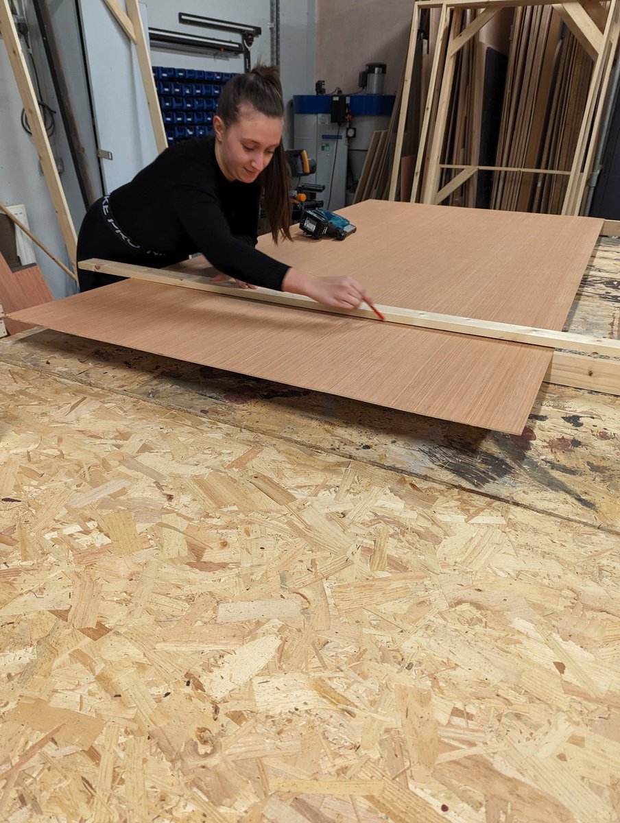 UoL_TTSM's tweet image. A productive morning for our level 3s! The set build for Urinetown is underway 😁 @UoL_MT @UoLCreativeArts   📐👷⚒️