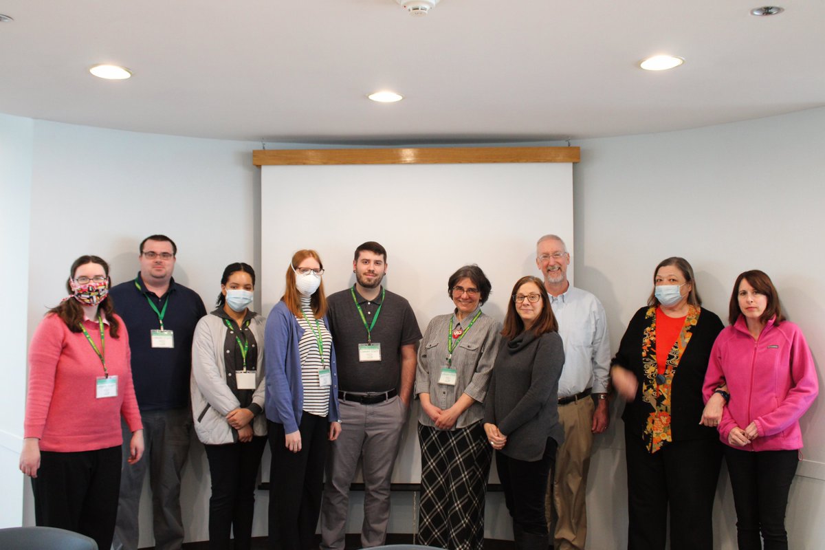 mclsnj's tweet image. Happy #NationalLibraryWeek from our Lawrence Branch reference department staff!

#njlibraries #librarylovers #librarystaff #librarians #mercercountynj