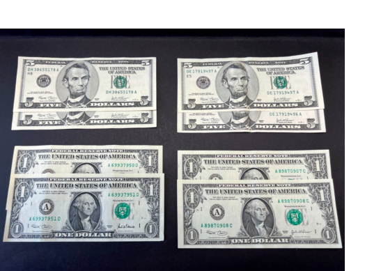 CavalierCoins's tweet image. Check out these exciting items on our Auction,right now.
USD Consecutive Notes Rare $5 and $1 (8 notes ) LOT: 3004-184
ebay.co.uk/itm/3048996064…
#consecutivebanknotes #papermoney #usdollars
#Numismatica