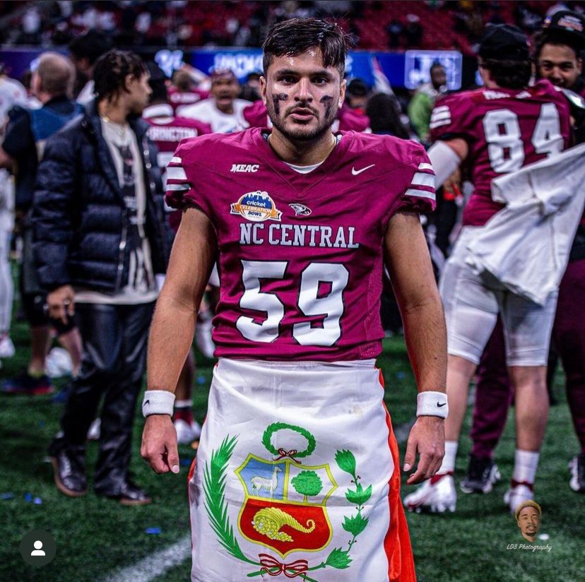 lcarrillopinto's tweet photo. La NFL es una de las ligas deportivas más impactantes del mundo. Todo aquí se multiplica por millones: sueldos, derechos audiovisuales y patrocinios. Un peruano nacido en Moyobamba está en la lucha por alcanzar este sueño jugando fútbol americano en USA. Abro 🧵 para contarte la historia de Juan Velarde, el kicker de los Eagles, los últimos campeones de la Division 1 de la NCCA la temporada pasada.
