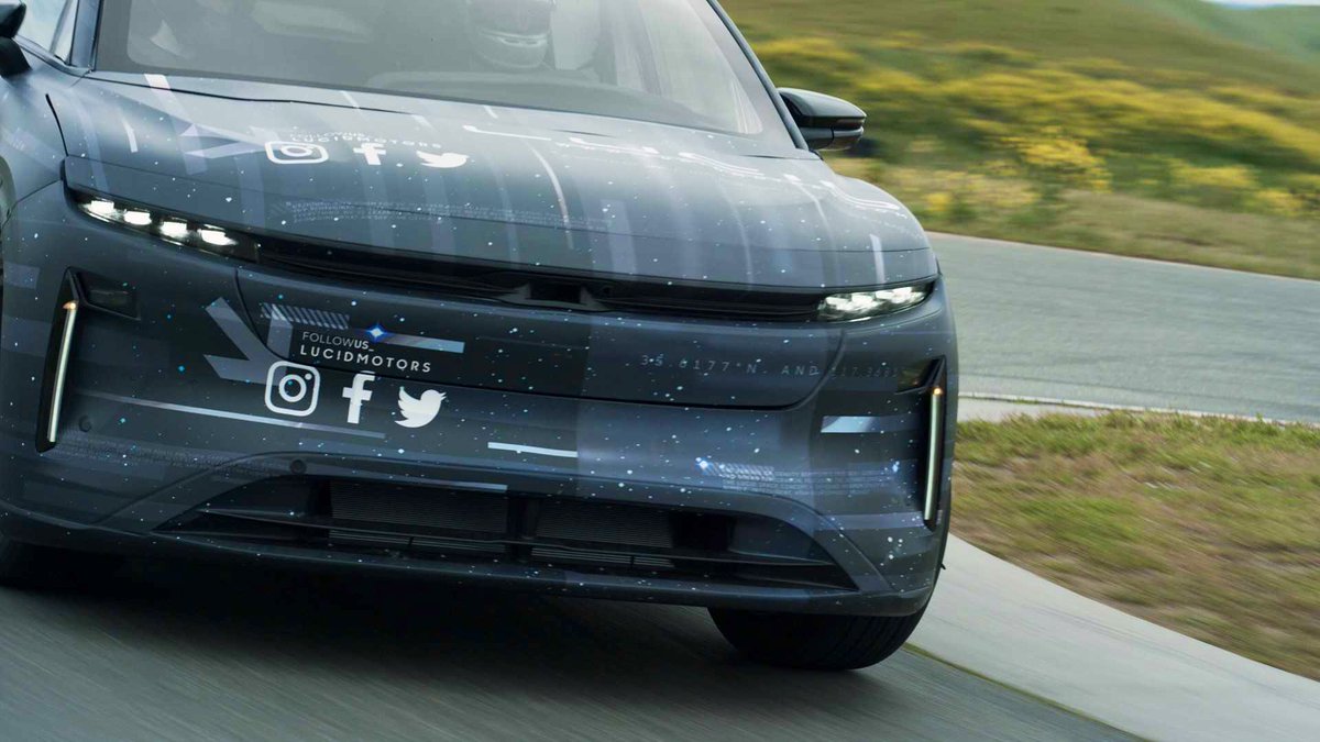 JazzyLove_LCID's tweet photo. #Lucid is planning to enter a more lucrative and popular segment in the near future, that of luxury SUVs. Lucid says the luxury electric SUV will offer "a previously unheard-of combination of spaciousness, performance, and driving range." $LCID #ProjectGravity https://t.co/LLB2jbp8f9