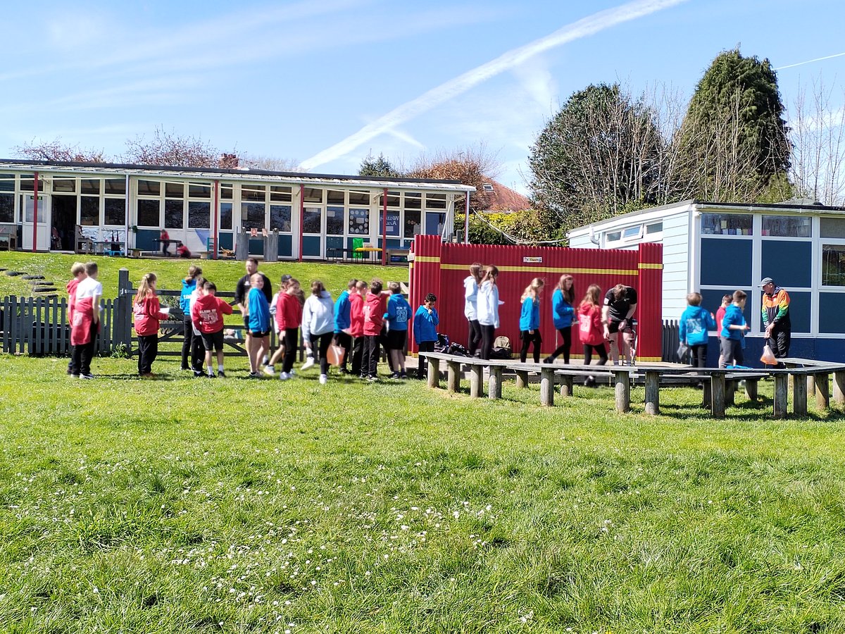 MayalsSchool's tweet photo. Thank you @SwanseaBayOC for a "funtastic" afternoon in the stunning sunshine. Our year 6 children had a very competitive afternoon! #MayCommunity #MayHealthWB #orienteering https://t.co/11DXc35FWl