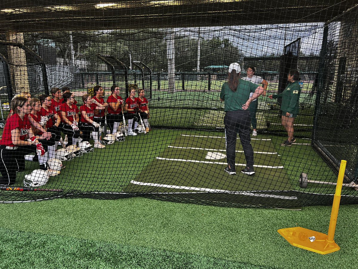 Mighty Mites spent last night working on the Offensive side of the game with Coach Lisa Navas <a href="/USFSoftball/">USF Softball</a>!  Fantastic opportunity for these young athletes to keep learning!!! <a href="/2DiamondSports/">Two Diamond Sports</a> <a href="/CoachCastro74/">Coach Castro-74</a> <a href="/GeorgiaImpact/">Georgia Impact</a> <a href="/FLORIDA_IMPACT/">Alex Castro</a>