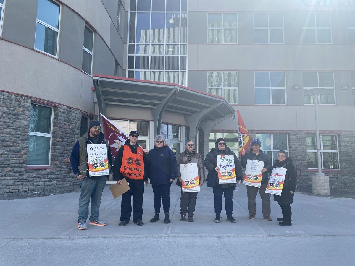 One day longer, one day stronger! From the picket line yesterday in Yellowknife.
See you on the picket line today!
#canlab #cdnpoli #workerscantwait #Yellowknife