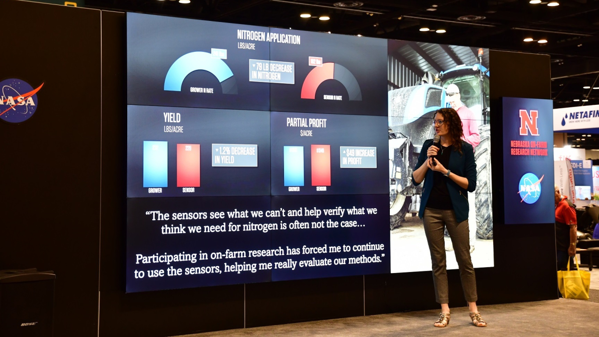 Husker Scientists Explain Digital Agriculture’s Benefits During Commodity Classic Presentations | <a href="/AgTechLaura/">Laura Thompson</a> &amp; <a href="/PuntelLab/">Laila Puntel</a> discussed how innovative #agresearch with #Nebraska #farmers is increasing #ag production efficiency &amp; profitability. #NebExt 🌱 buff.ly/43YSLNU