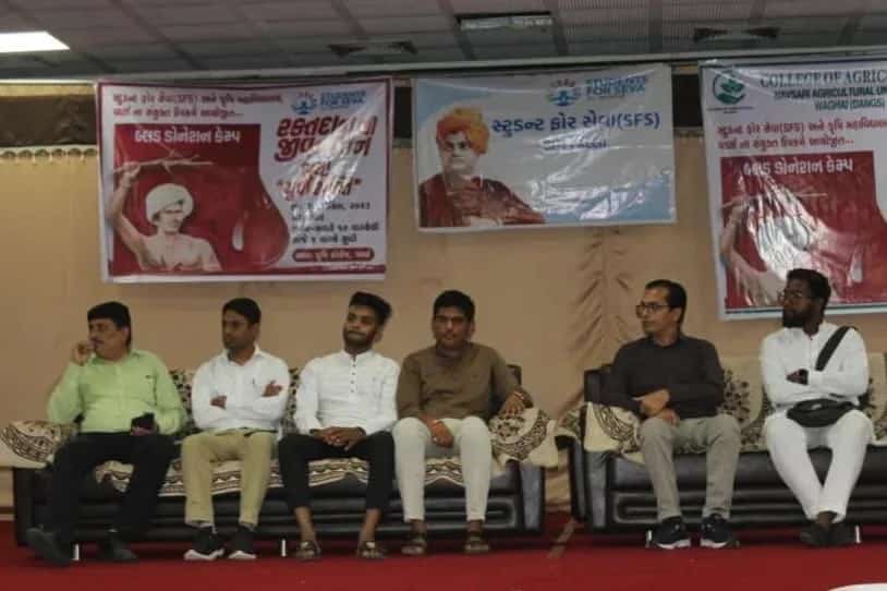 GavitKetan11452's tweet photo. આજ રોજ વિદ્યાર્થીઓના પ્રેરણાપુંજ પ્રો.યશવંતરાવ કેલકરજી ની જયંતિ નિમિત્તે ડાંગ જિલ્લા SFS દ્વારા રક્તદાન શિબિર નું આયોજન કરવામાં આવ્યું જેમાં 56 યુનિટ રક્ત એકત્ર કરવામાં આવ્યુ.
#SFSGujarat https://t.co/mZbvww8uS1