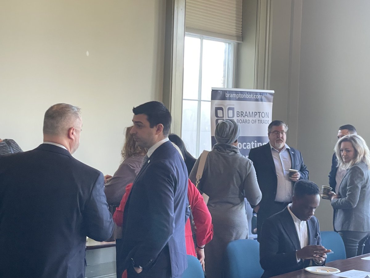 Thank you to Mayor ⁦<a href="/patrickbrownont/">Patrick Brown</a>⁩ , Councillor ⁦<a href="/paulvicente/">Paul Vicente</a>⁩ &amp; Cllr Rod Power for an engaging conversation with ⁦<a href="/BramptonBOT/">BramptonBOT</a>⁩ members. Great feedback on issues such as approach to LRT Extension funding, CFI status, housing, talent &amp; downtown development