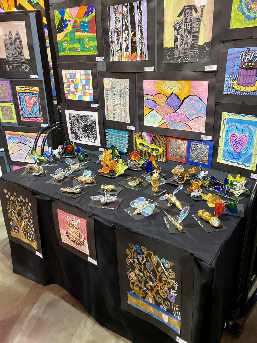 Congrats to our student artists! The Fairfield booth won Best Elementary Booth Exhibit at ArtBreak! We were awarded $150 for art supplies! We are lucky to have such a great art teacher! Way to go, Bulldogs! #fairfieldproud #wearecaddo