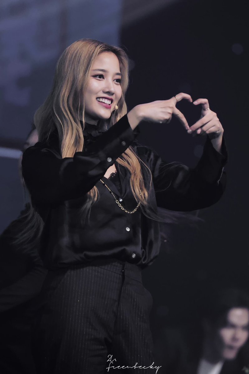 FB_D993's tweet photo. Congratulations✨🐰
Loveee u  the best Freen
By your side forever💕

FREEN 100K SUPERTOPIC
 #HotTopicFreen https://t.co/MD0cFvb4bh