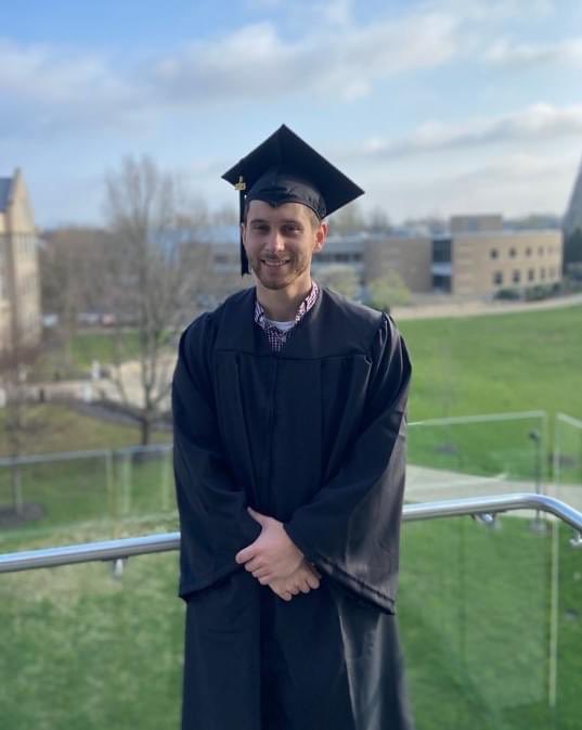 usircob's tweet photo. “At the beginning of college, I was scared to step out of my comfort zone. My classes at USI, and within the Romain College of Business, helped build confidence and the ability to put myself out there.” —  #USIGrad Shawn Fetscher, accounting and professional studies major 🎓 https://t.co/Vgo4CL5KHK