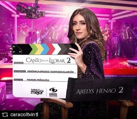 LaRedCaracol's tweet photo. Ahora, la reconocida actriz y cantante, Verónica Orozco, interpretará al ídolo de la música Arelys Henao, junto con Santiago Alarcon, quien ahora encarnará al esposo de Arelys, Wilfredo, dándole vida al hombre que luchó junto a su amada por sus ideales. https://t.co/mjetorXHdB