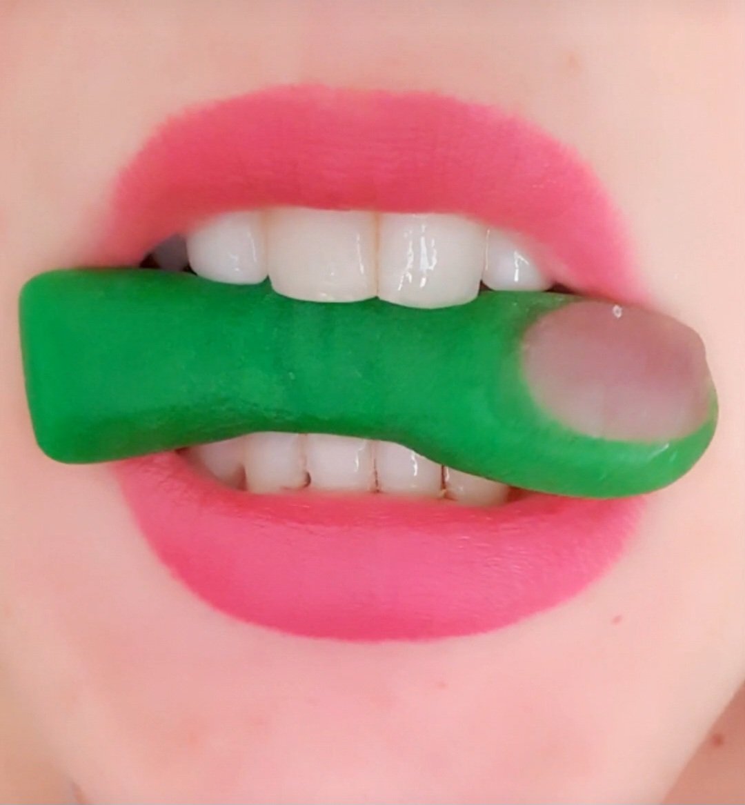 Naughty_Lipss's tweet photo. Finger 🤙🏻🧟‍♀️🧌
.
.
.
#asmrfood #onlyfanz #only #fan #sensex #fingerfood #finger #amazing #amazingink #mukbang #wow #onlygirls #onlyfans #onlyfansFree #onlyfansbabe #onlyfanspromo #Only18 https://t.co/AMTMTN9cqL