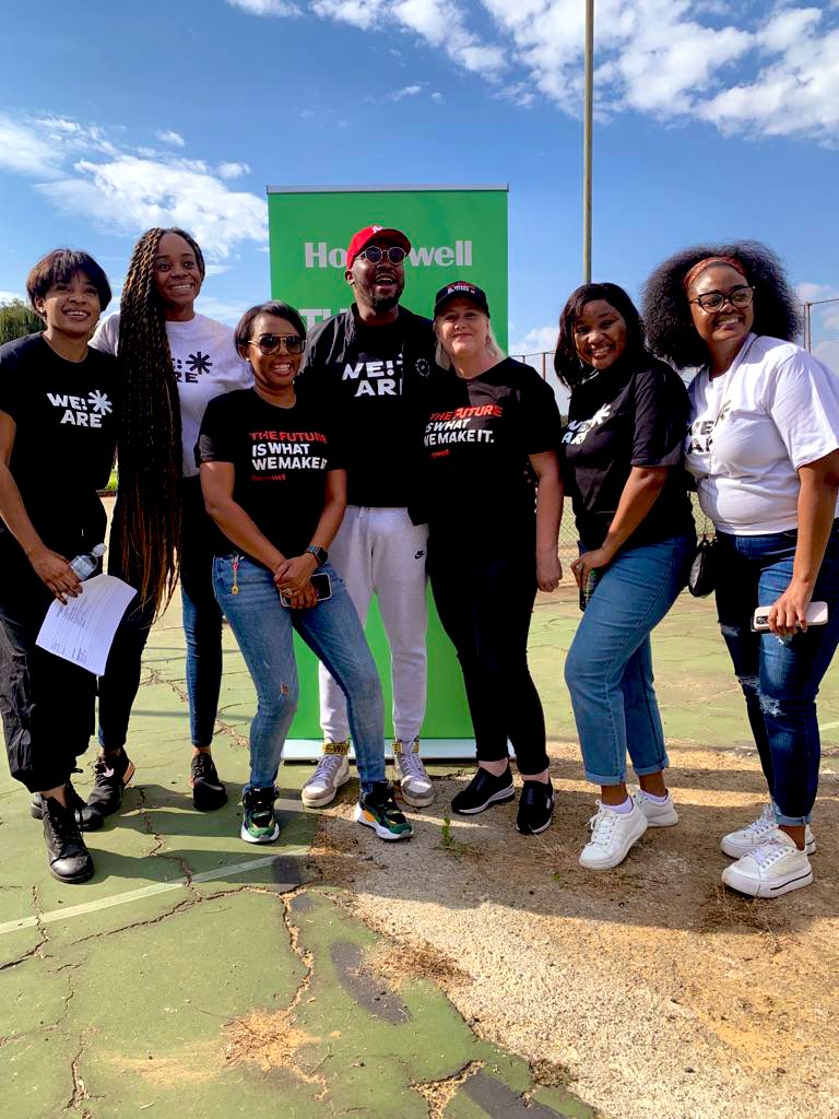 Vivianroadsmith's tweet photo. Collaboration can make our impact much bigger!! The crtvdev brought their A-game today, climate justice message well received.
#Sustainability #HoneywellClimateForWhat #honeywell #futureshaper https://t.co/LowuzE5Yvw