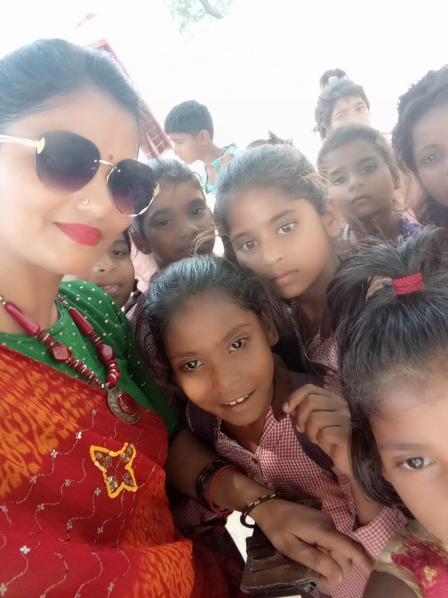 lmpnishisingh's tweet photo. #creative_mind
चल गई...🥰😁
#dear_maam_kheri https://t.co/pzyPMKTSBj