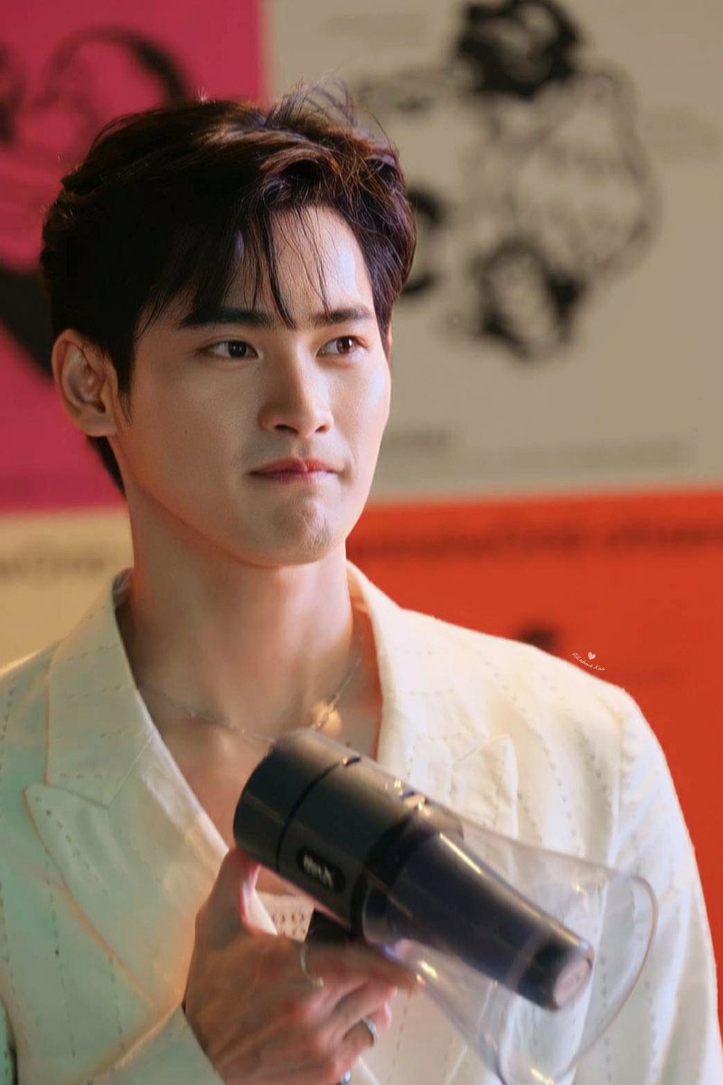 allaboutkao's tweet photo. นี่มันหน้าร้อน หรือน่ารัก 🖤🤪
#ClarinsTHxKAO 
#number_9th 
@numberx9th https://t.co/r0Yub1LhGp