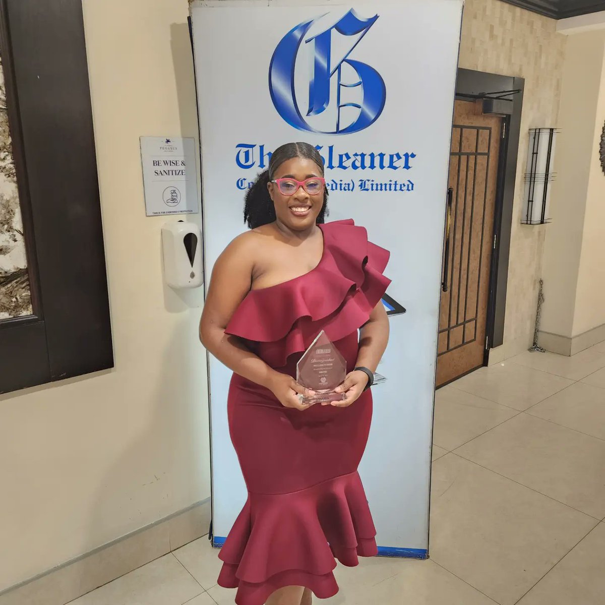 PhelisaRicketts's tweet photo. It still feels like a dream. Thank you to the Jamaica Gleaner Flair team for this Distinguished Award in education. I am indeed grateful. @flairja @JamaicaGleaner
#flairdistinguished https://t.co/vSnXkK97s6