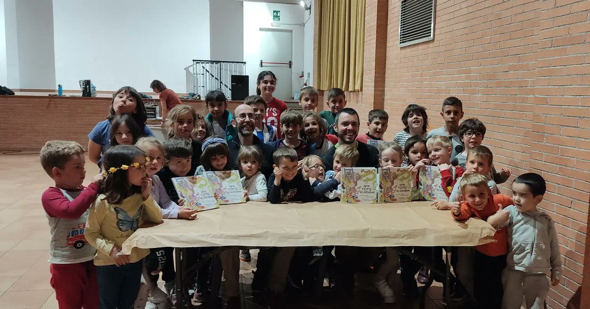 zer_conca's tweet photo. Gràcies a l' @ajuntamentdeso1 l'alumnat de Solivella vam realitzar uns tallers d'interpretació i il·lustració amb en Toni Sans i en Rubén Montañá autor i il·lustrador del llibre "Entri totis ho apriarem" escrit en Xipella.  Resultats el 19/05 a la Mostra de Teatre a l'Escola! 🎭 https://t.co/XQxyW3E13W